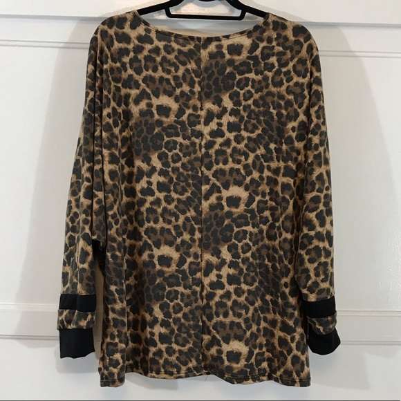 Leopard Print Boxy Top - Picture 5 of 5
